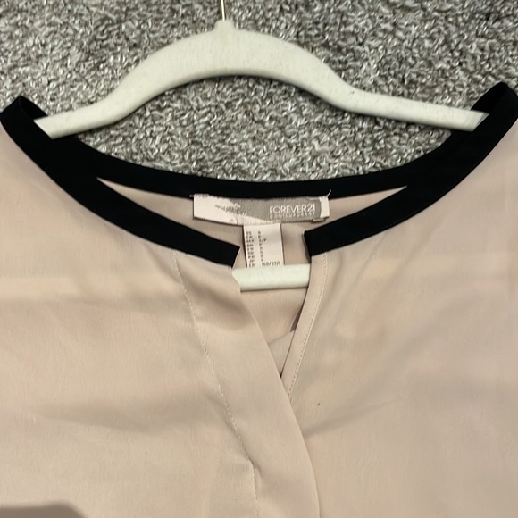 Forever 21 Cream Blouse Size S - Picture 4 of 5